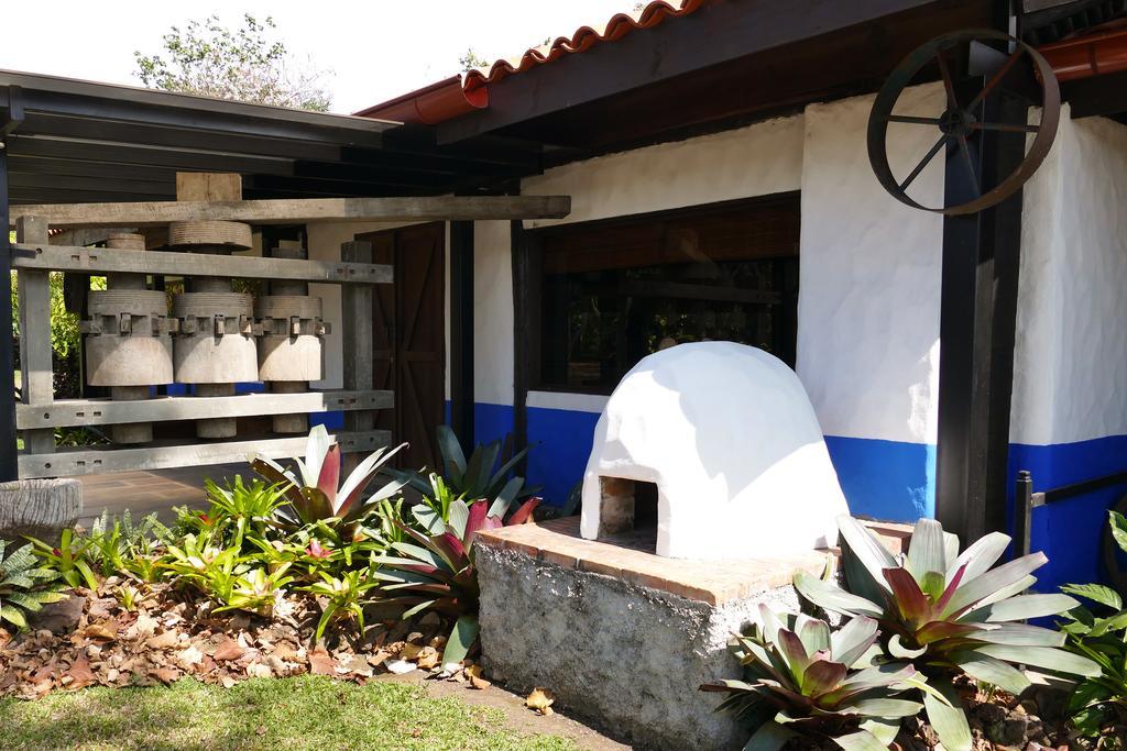 Hotel Bougainvillea San Jose Santo Domingo De Heredia ภายนอก รูปภาพ