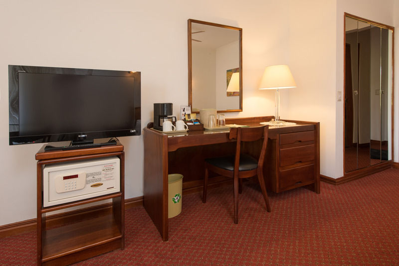Hotel Bougainvillea San Jose Santo Domingo De Heredia ภายนอก รูปภาพ